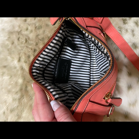 Charming Charlie Coral crossbody purse - Picture 6 of 9